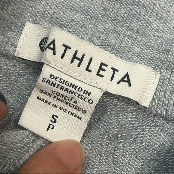 Athleta womens PRANAYAMA WRAP
CARDIGAN - Picture 3 of 5